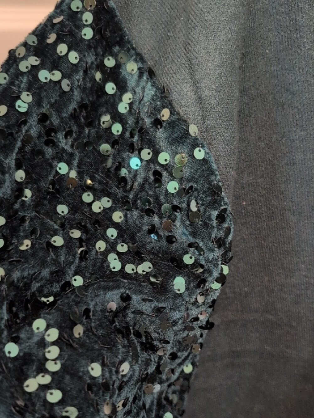 Christmas Sweater Merry Sequin Sleeve Mixed Media Crewneck Green and Red NWOT - Picture 5 of 14